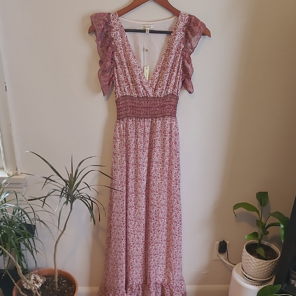 Max Studio Pink and White Flutter Sleeve Maxi Dress